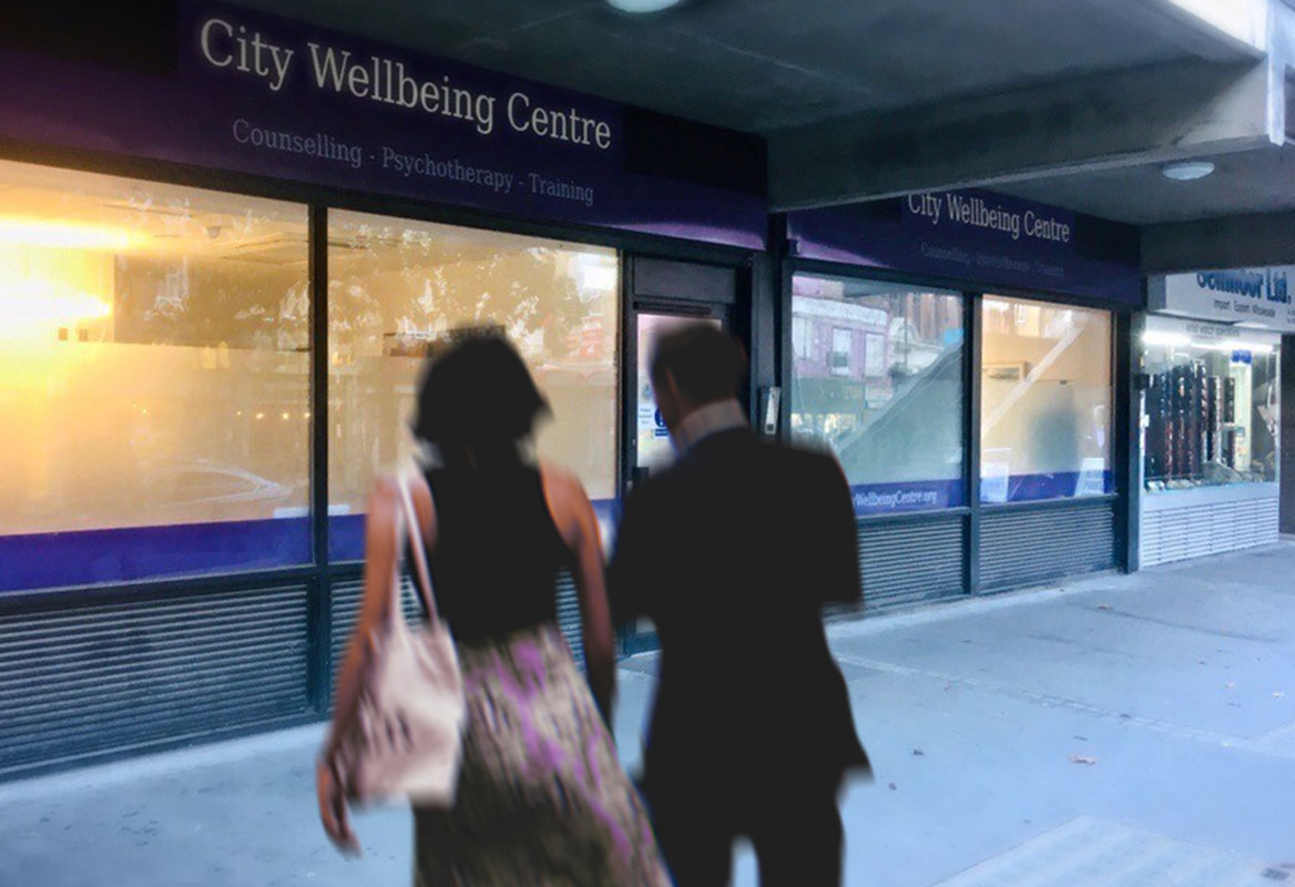 couple going to therapy at City Wellbeing Centre
